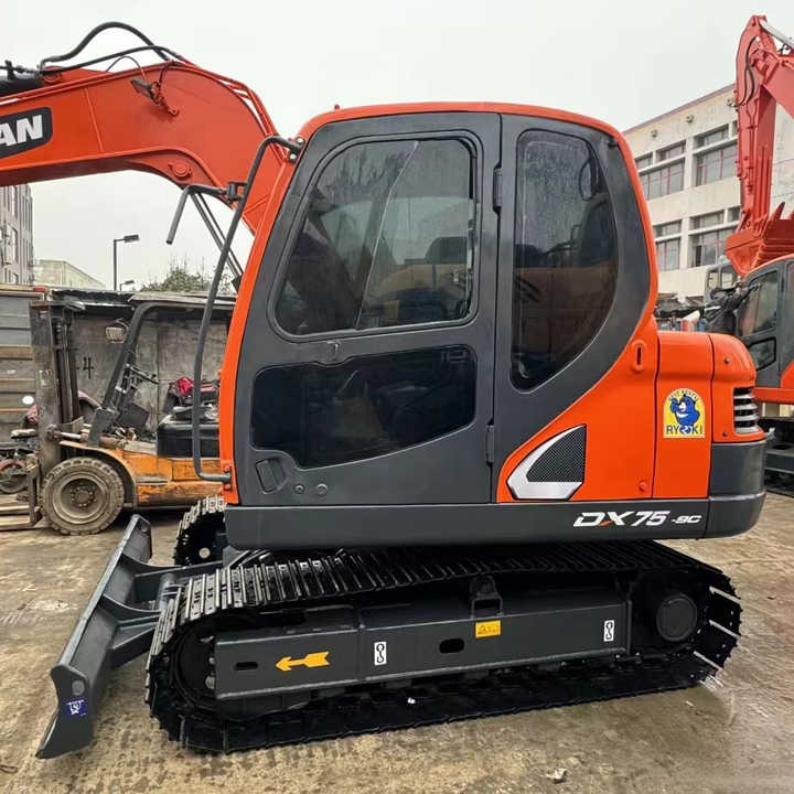 Used Excavator Doosan DX70 75 Excavator Second Hand Digger Used Machinery 7 Ton Used Hydraulic Crawler Excavator - Rupsgraafmachine: afbeelding 1 Used Excavator Doosan DX70 75 Excavator Second Hand Digger Used Machinery 7 Ton Used Hydraulic Crawler Excavator - Rupsgraafmachine: afbeelding 1