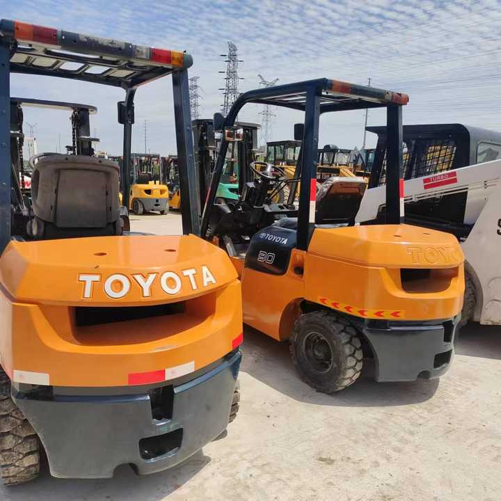 Used Japan Brand toyota 3 Tons Forklift on Hot Sale toyota Forklift 10 Ton 3ton 5 Ton Forklift - Heftruck: afbeelding 5 Used Japan Brand toyota 3 Tons Forklift on Hot Sale toyota Forklift 10 Ton 3ton 5 Ton Forklift - Heftruck: afbeelding 5