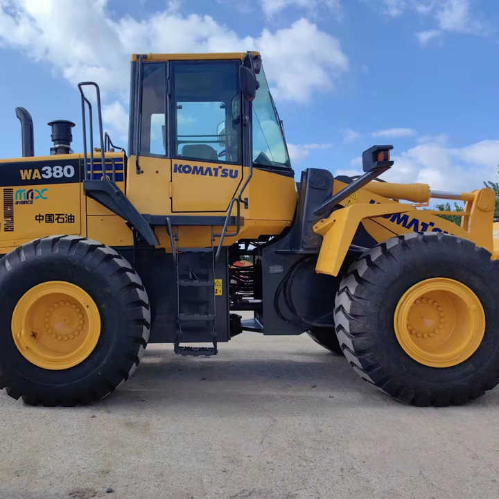 Used komatsu Wa380-6 Wheel Loader for Sale Japan Brand komatsu Wa380 -3 0380-65 470-3 Loader - Wiellader: afbeelding 1 Used komatsu Wa380-6 Wheel Loader for Sale Japan Brand komatsu Wa380 -3 0380-65 470-3 Loader - Wiellader: afbeelding 1