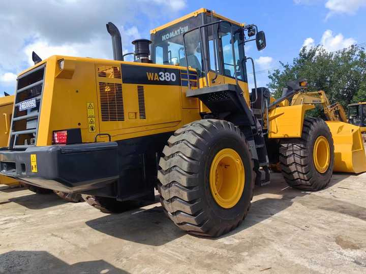 Used komatsu Wa380-6 Wheel Loader for Sale Japan Brand komatsu Wa380 -3 0380-65 470-3 Loader - Wiellader: afbeelding 5 Used komatsu Wa380-6 Wheel Loader for Sale Japan Brand komatsu Wa380 -3 0380-65 470-3 Loader - Wiellader: afbeelding 5