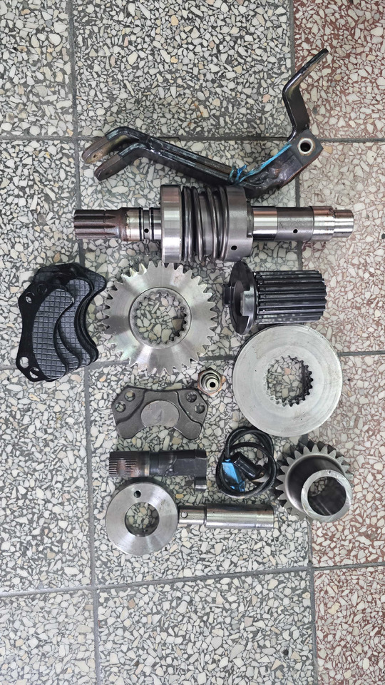 Części przystawka przedniego napędu New Holland Case 4713_0811 - Onderdelen voor Landbouwmachine: afbeelding 1 Części przystawka przedniego napędu New Holland Case 4713_0811 - Onderdelen voor Landbouwmachine: afbeelding 1