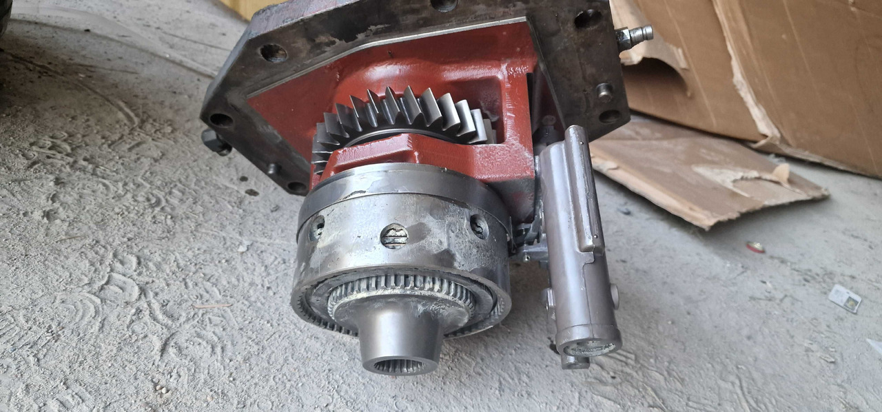 Kosz WOM wałek PTO 984_0409 9840_453 860_13345 Ford New Holland - Onderdelen voor Landbouwmachine: afbeelding 1 Kosz WOM wałek PTO 984_0409 9840_453 860_13345 Ford New Holland - Onderdelen voor Landbouwmachine: afbeelding 1