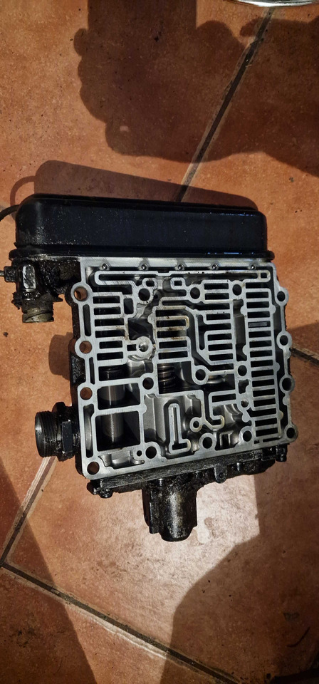 Płyta cewek rozdzielacz Deutz Fahr Same Lamborghini 0441_6824 - Onderdelen voor Landbouwmachine: afbeelding 1 Płyta cewek rozdzielacz Deutz Fahr Same Lamborghini 0441_6824 - Onderdelen voor Landbouwmachine: afbeelding 1