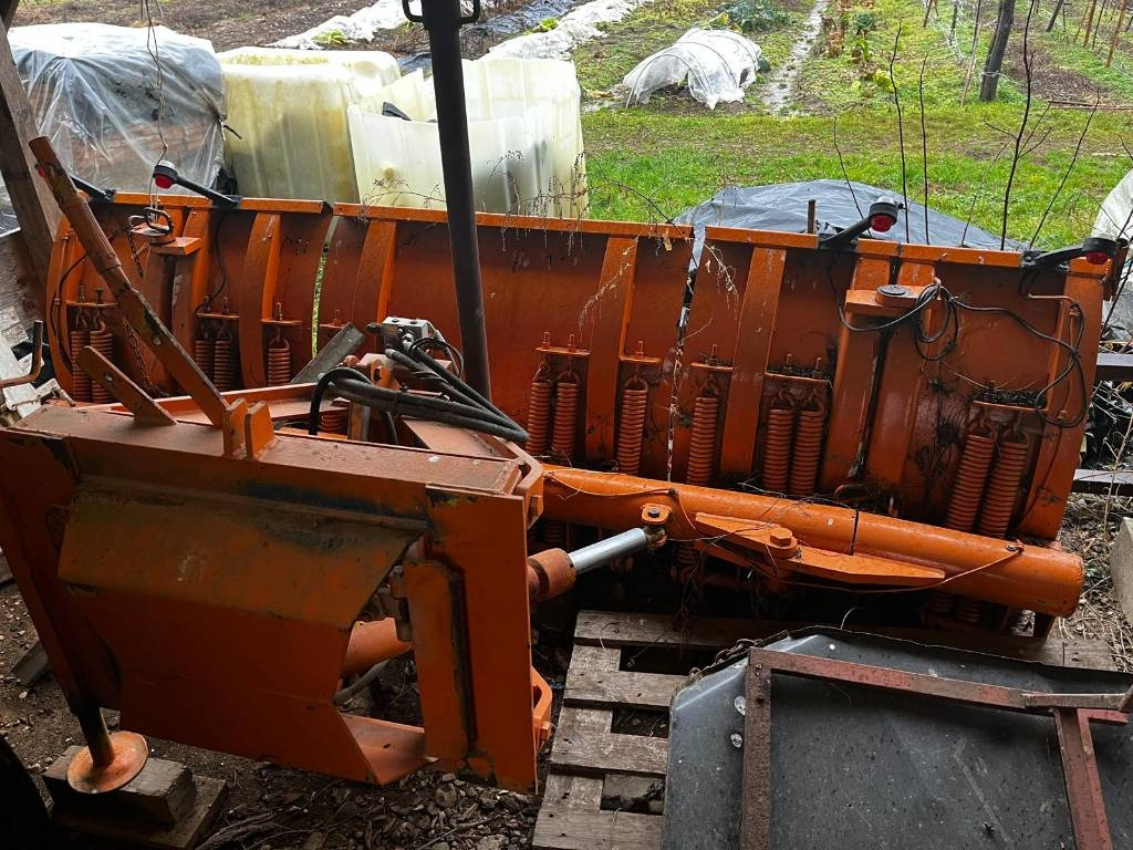 BOMBELLI LAMA 3 MT - Sneeuwschuif voor Landbouwmachine: afbeelding 1 BOMBELLI LAMA 3 MT - Sneeuwschuif voor Landbouwmachine: afbeelding 1