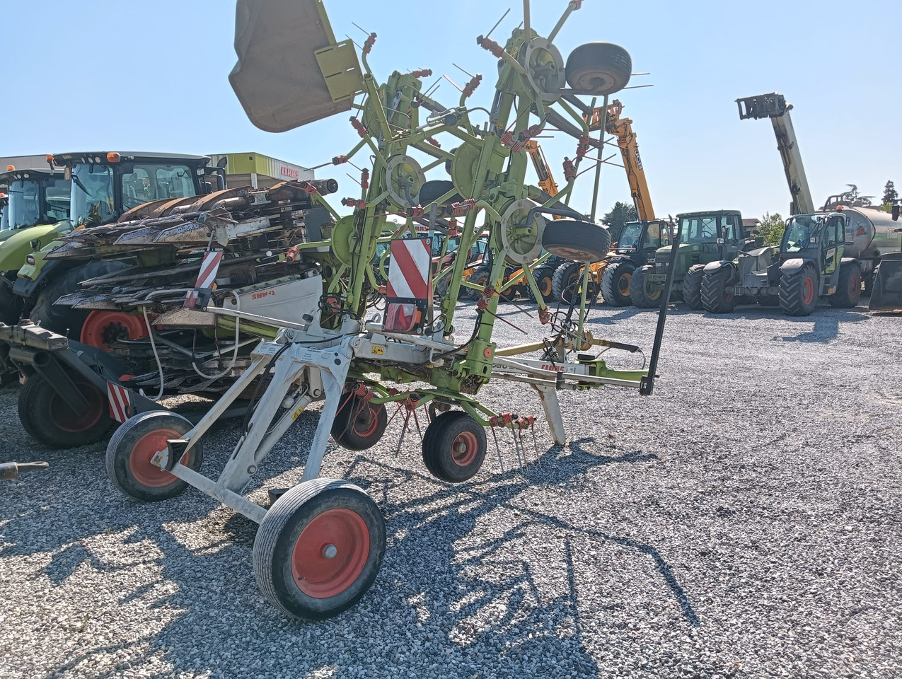 CLAAS VOLTO 900 T - Hooischudder: afbeelding 4 CLAAS VOLTO 900 T - Hooischudder: afbeelding 4