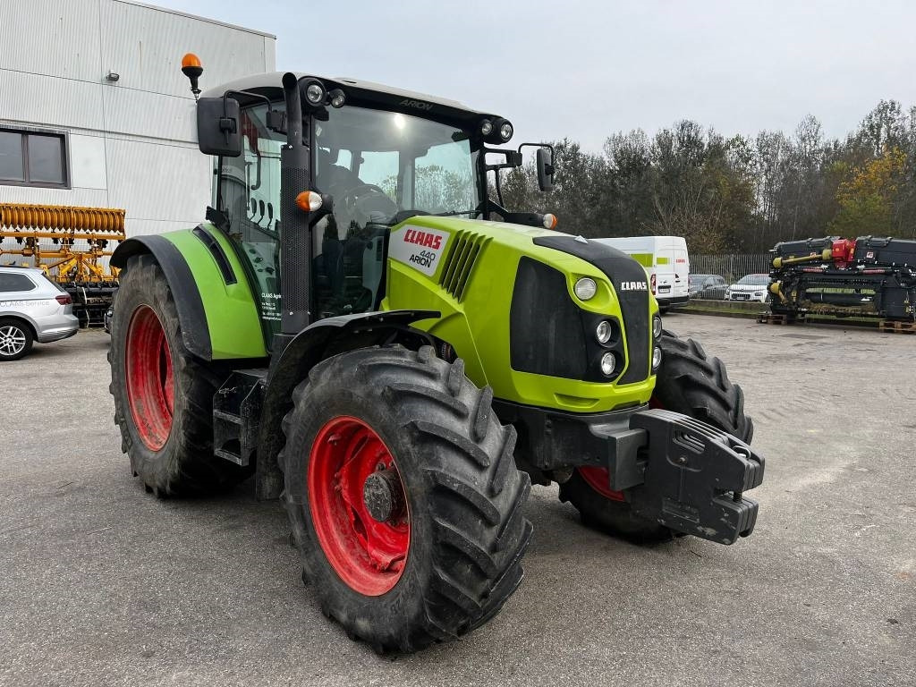 Claas Arion 440 - Tractor: afbeelding 1 Claas Arion 440 - Tractor: afbeelding 1