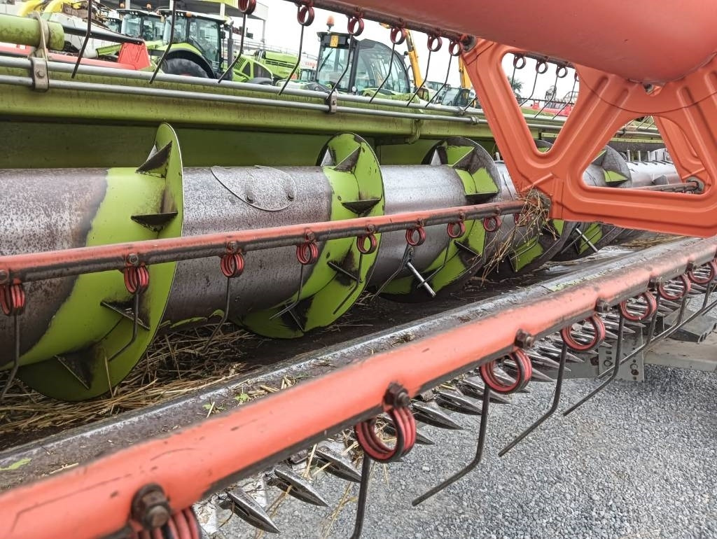 Claas C 750 - Oogstmachine toebehoor: afbeelding 2 Claas C 750 - Oogstmachine toebehoor: afbeelding 2
