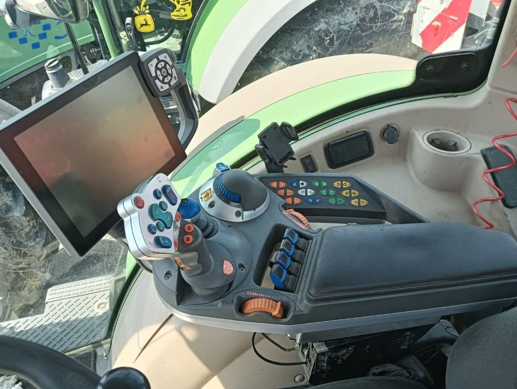 Fendt 718 Vario - Tractor: afbeelding 5 Fendt 718 Vario - Tractor: afbeelding 5