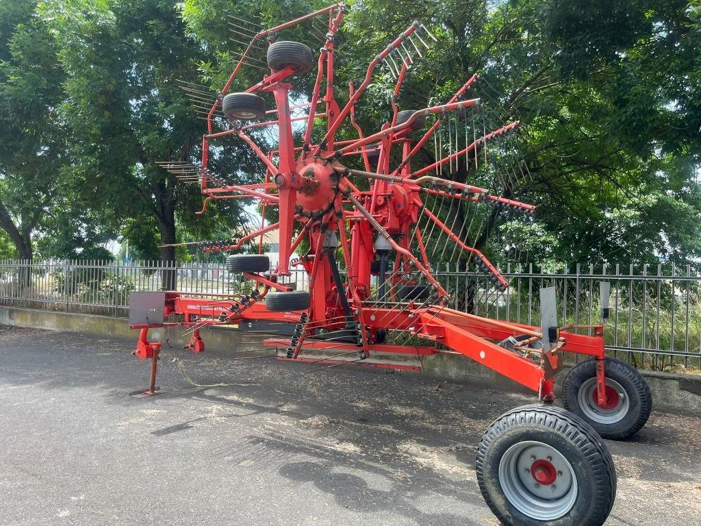 Kuhn GA 8121 - Hooischudder: afbeelding 4 Kuhn GA 8121 - Hooischudder: afbeelding 4