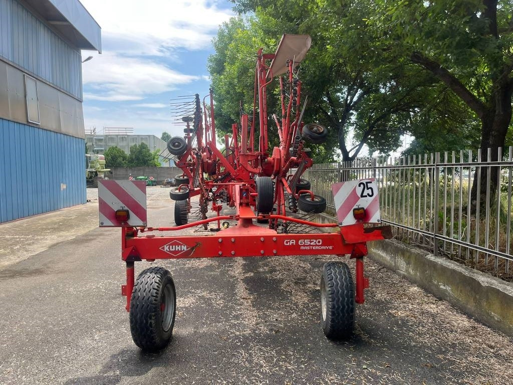 Kuhn GA 8121 - Hooischudder: afbeelding 2 Kuhn GA 8121 - Hooischudder: afbeelding 2