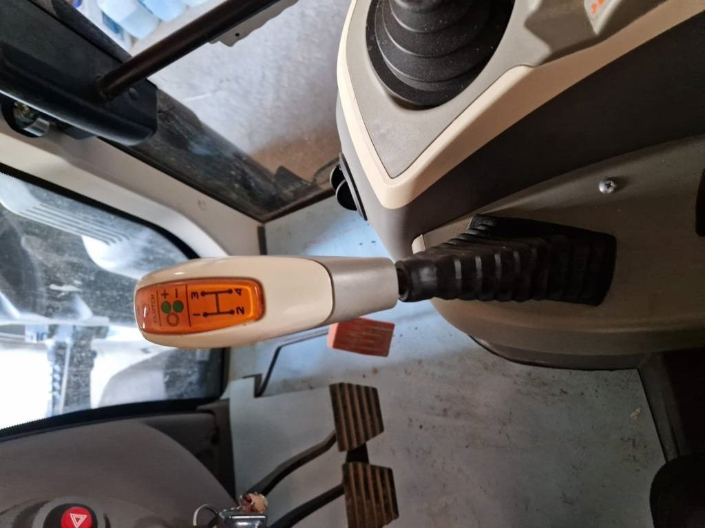 Landini 6-130 C STD  - Tractor: afbeelding 4 Landini 6-130 C STD  - Tractor: afbeelding 4