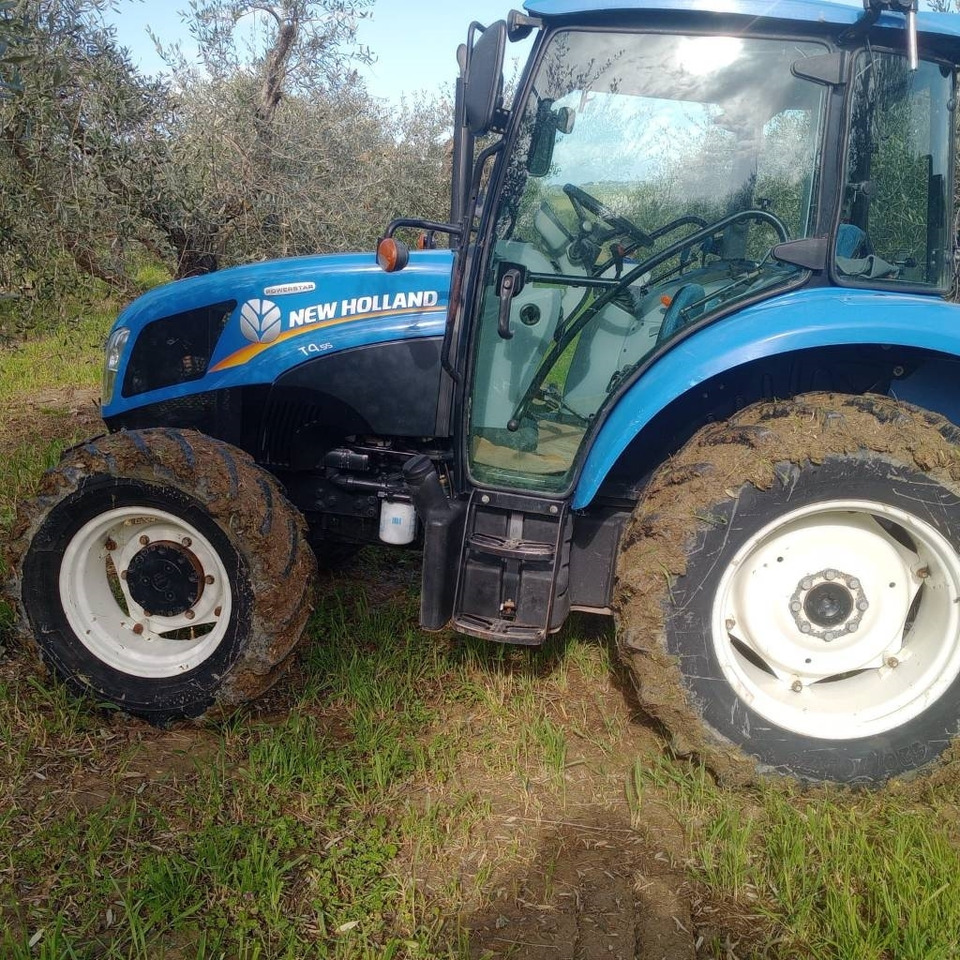 New Holland T 4.55 - Tractor: afbeelding 2 New Holland T 4.55 - Tractor: afbeelding 2