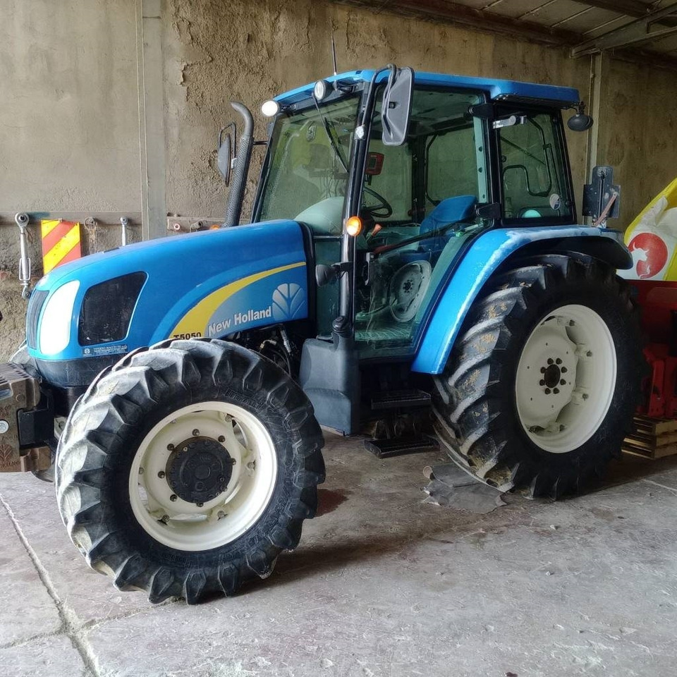 New Holland T 5050 - Tractor: afbeelding 1 New Holland T 5050 - Tractor: afbeelding 1