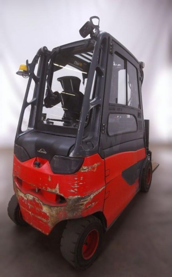 Fenwick E30 HL01-600 fenwick - Elektrische heftruck: afbeelding 2 Fenwick E30 HL01-600 fenwick - Elektrische heftruck: afbeelding 2