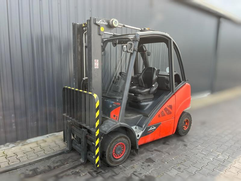 Fenwick H25T-02 - LPG heftruck: afbeelding 1 Fenwick H25T-02 - LPG heftruck: afbeelding 1