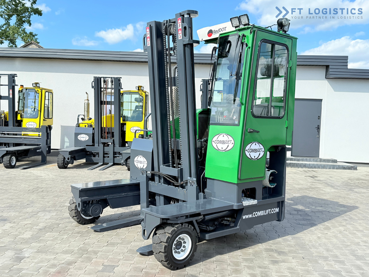 COMBILIFT C3500 / DUPLEX 4100MM / GAS / EXTENDABLE FORKS / CABIN / HEATING + AIR CONDITIONING / LIKE NEW - 4-weg zijlader: afbeelding 1 COMBILIFT C3500 / DUPLEX 4100MM / GAS / EXTENDABLE FORKS / CABIN / HEATING + AIR CONDITIONING / LIKE NEW - 4-weg zijlader: afbeelding 1