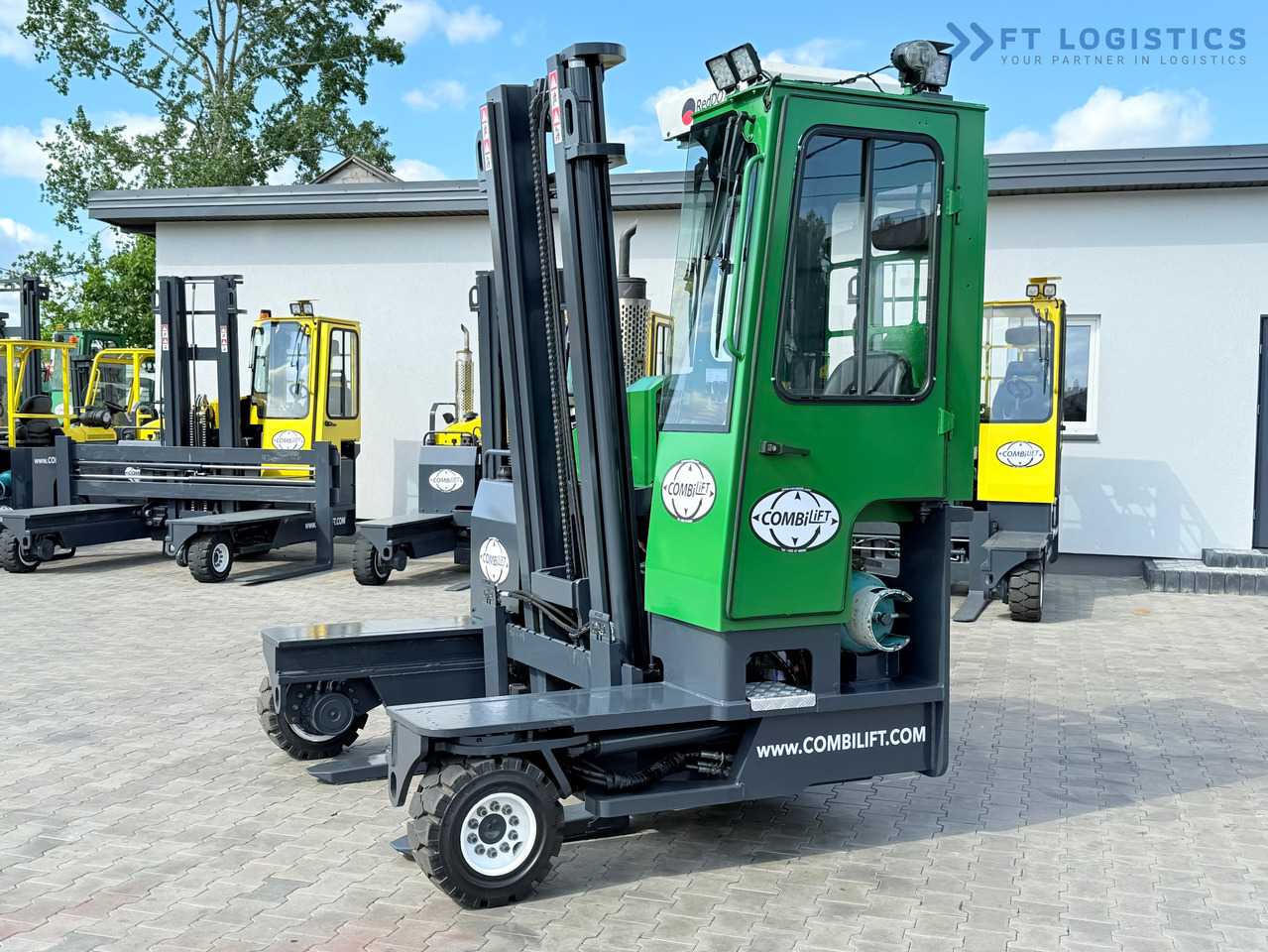 COMBILIFT C3500 / DUPLEX 4100MM / GAS / EXTENDABLE FORKS / CABIN / HEATING + AIR CONDITIONING / LIKE NEW - 4-weg zijlader: afbeelding 3 COMBILIFT C3500 / DUPLEX 4100MM / GAS / EXTENDABLE FORKS / CABIN / HEATING + AIR CONDITIONING / LIKE NEW - 4-weg zijlader: afbeelding 3