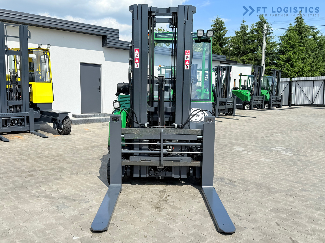 COMBILIFT CB2500 / DIESEL / EXTENDABLE FORKS / TRIPLEX / 5500MM / FREE LIFT / SIDE SHIFT / FORK POSITIONER / LIKE NEW - 4-weg zijlader: afbeelding 4 COMBILIFT CB2500 / DIESEL / EXTENDABLE FORKS / TRIPLEX / 5500MM / FREE LIFT / SIDE SHIFT / FORK POSITIONER / LIKE NEW - 4-weg zijlader: afbeelding 4