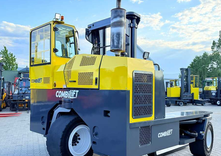Combilift C14000 / DUPLEX - 3600 / GAS / FREE-LIFT - 4-weg zijlader: afbeelding 4 Combilift C14000 / DUPLEX - 3600 / GAS / FREE-LIFT - 4-weg zijlader: afbeelding 4