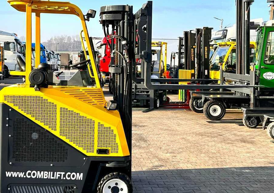 Leasing  Combilift C2500CB - DIESEL - TRIPLEX - 2018 - LIKE NEW Combilift C2500CB - DIESEL - TRIPLEX - 2018 - LIKE NEW: afbeelding 28