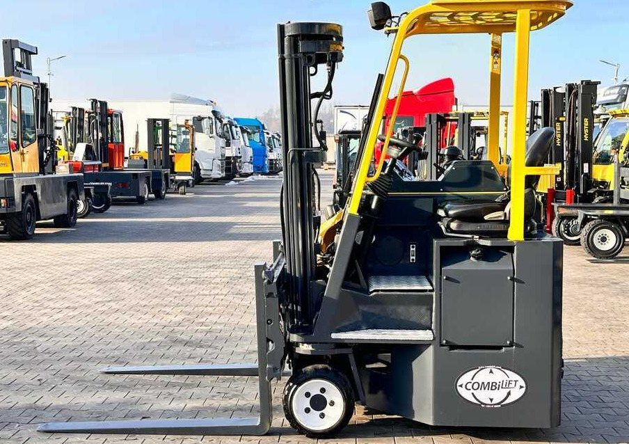 Combilift C2500CB - DIESEL - TRIPLEX - 2018 - LIKE NEW - 4-weg zijlader: afbeelding 4 Combilift C2500CB - DIESEL - TRIPLEX - 2018 - LIKE NEW - 4-weg zijlader: afbeelding 4