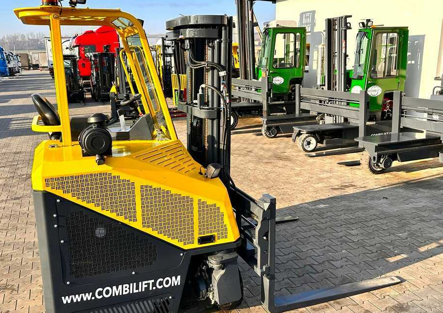 Leasing  Combilift C2500CB - DIESEL - TRIPLEX - 2018 - LIKE NEW Combilift C2500CB - DIESEL - TRIPLEX - 2018 - LIKE NEW: afbeelding 38