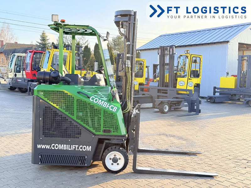 Combilift C2500CB | DIESEL | TRIPLEX 5500MM | FORK POSITIONER | SIDE SHIFT | FREE LIFT | PERFECT CONDITION | A wide range of four-way and - 4-weg zijlader: afbeelding 4 Combilift C2500CB | DIESEL | TRIPLEX 5500MM | FORK POSITIONER | SIDE SHIFT | FREE LIFT | PERFECT CONDITION | A wide range of four-way and - 4-weg zijlader: afbeelding 4