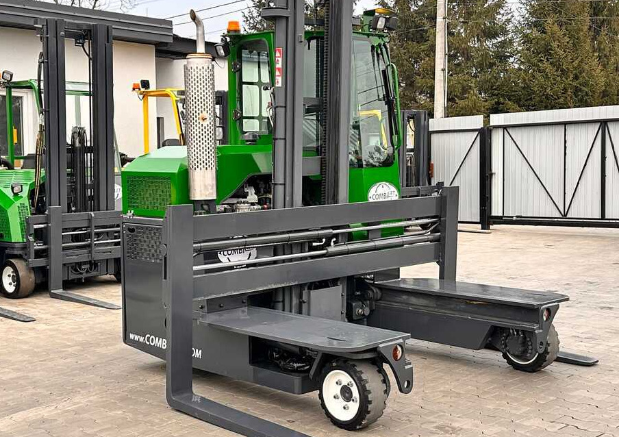 Combilift C3000 / 4100 MM / 3 TONS / PLATFORM / 1939 MTH / LPG / LIKE NEW - 4-weg zijlader: afbeelding 5 Combilift C3000 / 4100 MM / 3 TONS / PLATFORM / 1939 MTH / LPG / LIKE NEW - 4-weg zijlader: afbeelding 5