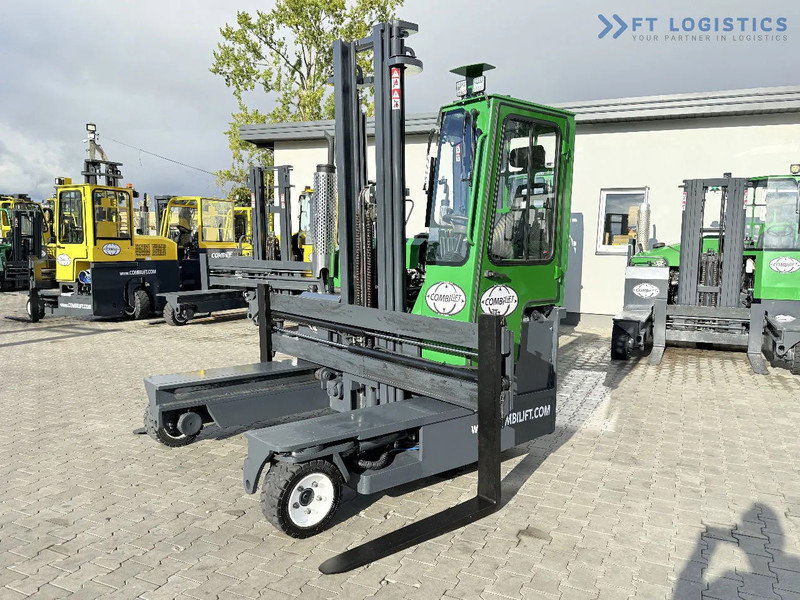 Combilift C3000 / DIESEL / DUPLEX 4200MM / FREE LIFT / WIDE FORK POSITIONER / FULL CABIN / EXCELLENT CONDITION / Wide range of four-way an - 4-weg zijlader: afbeelding 1 Combilift C3000 / DIESEL / DUPLEX 4200MM / FREE LIFT / WIDE FORK POSITIONER / FULL CABIN / EXCELLENT CONDITION / Wide range of four-way an - 4-weg zijlader: afbeelding 1