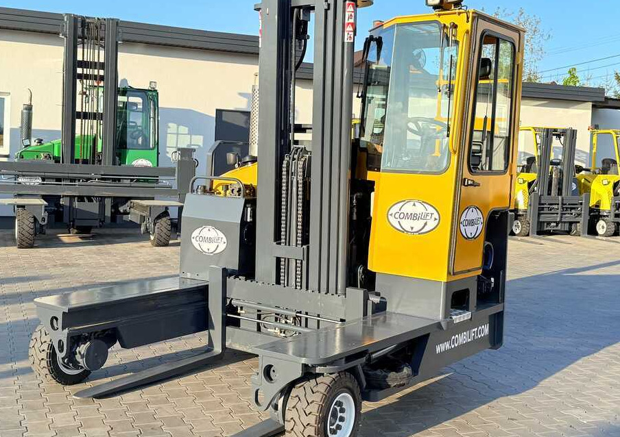 Combilift C4000 / GAS / TRIPLEX – 5600MM / FREE LIFT / FORK SIDESHIFT / LIKE NEW - 4-weg zijlader: afbeelding 3 Combilift C4000 / GAS / TRIPLEX – 5600MM / FREE LIFT / FORK SIDESHIFT / LIKE NEW - 4-weg zijlader: afbeelding 3