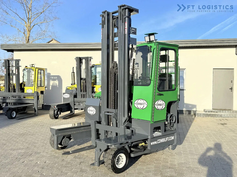 Combilift C4000 / GAS / TRIPLEX - 6900MM / FREE-LIFT / FULL CABIN C4000 / GAS / TRIPLEX - 6900MM / FREE-LIFT / FULL CABIN - 4-weg zijlader: afbeelding 2 Combilift C4000 / GAS / TRIPLEX - 6900MM / FREE-LIFT / FULL CABIN C4000 / GAS / TRIPLEX - 6900MM / FREE-LIFT / FULL CABIN - 4-weg zijlader: afbeelding 2