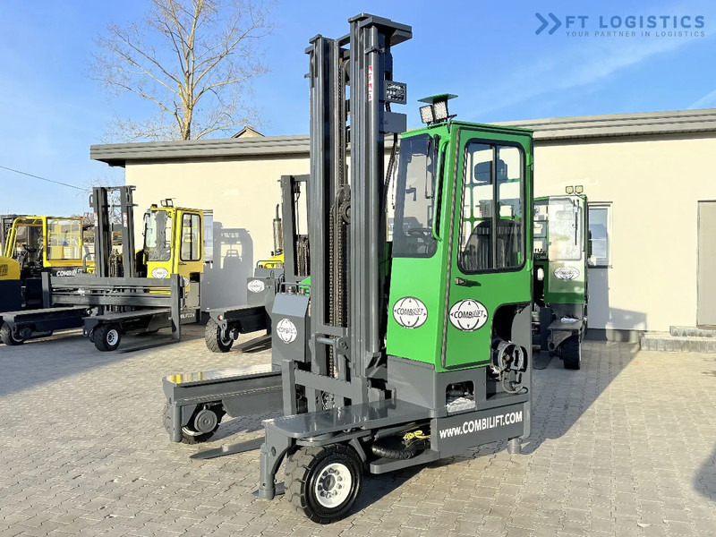 Combilift C4000 / GAS / TRIPLEX - 6900MM / FREE-LIFT / FULL CABIN C4000 / GAS / TRIPLEX - 6900MM / FREE-LIFT / FULL CABIN - 4-weg zijlader: afbeelding 1 Combilift C4000 / GAS / TRIPLEX - 6900MM / FREE-LIFT / FULL CABIN C4000 / GAS / TRIPLEX - 6900MM / FREE-LIFT / FULL CABIN - 4-weg zijlader: afbeelding 1