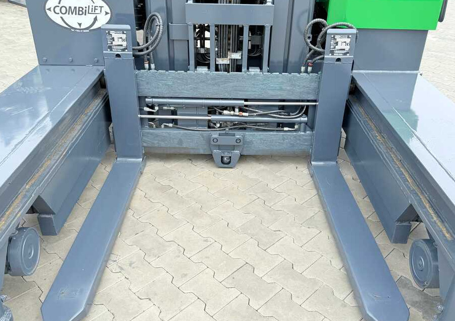 Combilift C4000 / GAS / TRIPLEX - 9300MM / FREE-LIFT / POSITIONER / LIKE NEW - 4-weg zijlader: afbeelding 4 Combilift C4000 / GAS / TRIPLEX - 9300MM / FREE-LIFT / POSITIONER / LIKE NEW - 4-weg zijlader: afbeelding 4