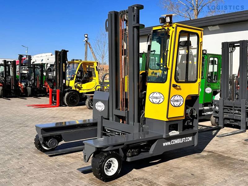 Combilift C4000 / LPG / DUPLEX / 4100MM / SCALE / SIDE SHIFT / LIKE NEW C4000 / LPG / DUPLEX / 4100MM / SCALE / SIDE SHIFT / LIKE NEW - 4-weg zijlader: afbeelding 1 Combilift C4000 / LPG / DUPLEX / 4100MM / SCALE / SIDE SHIFT / LIKE NEW C4000 / LPG / DUPLEX / 4100MM / SCALE / SIDE SHIFT / LIKE NEW - 4-weg zijlader: afbeelding 1