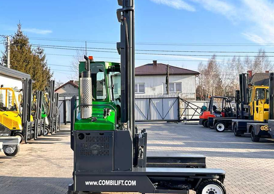 Combilift C4000 / LPG / DUPLEX / LIFTING HEIGHT 550CM / FREE LIFT / LIKE NEW - 4-weg zijlader: afbeelding 5 Combilift C4000 / LPG / DUPLEX / LIFTING HEIGHT 550CM / FREE LIFT / LIKE NEW - 4-weg zijlader: afbeelding 5