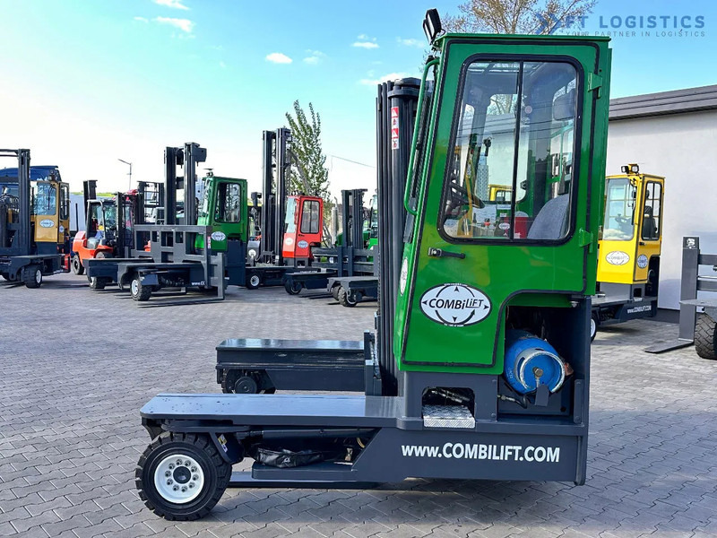 Combilift C4000 / TRIPLEX / 4900MM / LPG / FREE LIFT / FORK SHIFT / LIKE NEW C4000 / TRIPLEX / 4900MM / LPG / FREE LIFT / FORK SHIFT / LIK - 4-weg zijlader: afbeelding 2 Combilift C4000 / TRIPLEX / 4900MM / LPG / FREE LIFT / FORK SHIFT / LIKE NEW C4000 / TRIPLEX / 4900MM / LPG / FREE LIFT / FORK SHIFT / LIK - 4-weg zijlader: afbeelding 2