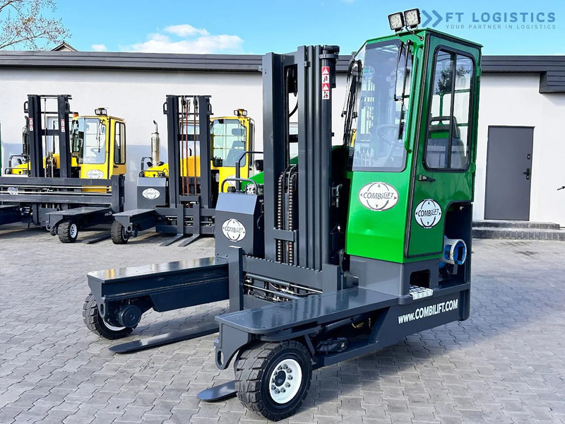 Combilift C4000 / TRIPLEX / 4900MM / LPG / FREE LIFT / FORK SHIFT / LIKE NEW C4000 / TRIPLEX / 4900MM / LPG / FREE LIFT / FORK SHIFT / LIK - 4-weg zijlader: afbeelding 3 Combilift C4000 / TRIPLEX / 4900MM / LPG / FREE LIFT / FORK SHIFT / LIKE NEW C4000 / TRIPLEX / 4900MM / LPG / FREE LIFT / FORK SHIFT / LIK - 4-weg zijlader: afbeelding 3