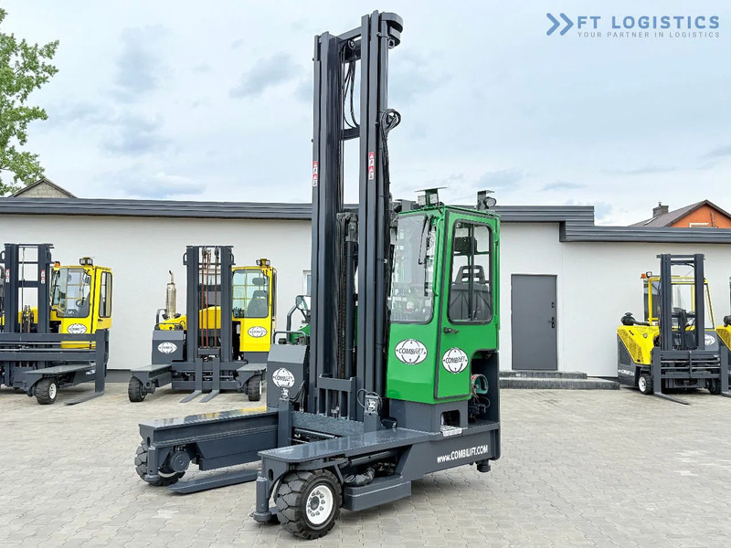 Combilift C4000 / TRIPLEX / 9300MM / FREE LIFT / POSITIONER / GAS / CABIN C4000 / TRIPLEX / 9300MM / FREE LIFT / POSITIONER / GAS / CABIN - 4-weg zijlader: afbeelding 2 Combilift C4000 / TRIPLEX / 9300MM / FREE LIFT / POSITIONER / GAS / CABIN C4000 / TRIPLEX / 9300MM / FREE LIFT / POSITIONER / GAS / CABIN - 4-weg zijlader: afbeelding 2
