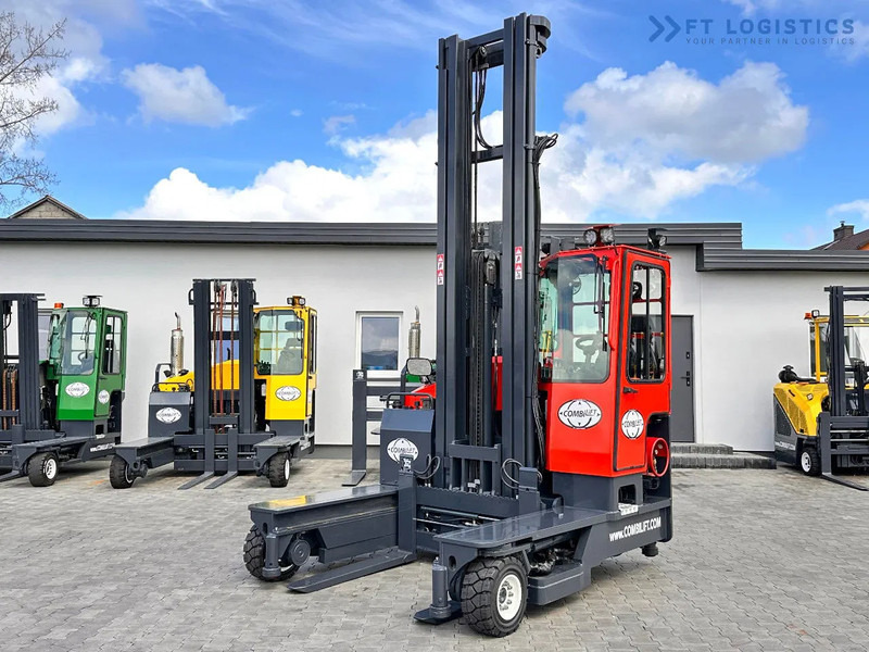 Combilift C4000 / TRIPLEX / 9300MM / FREE LIFT / POSITIONER / LPG / CABIN C4000 / TRIPLEX / 9300MM / FREE LIFT / POSITIONER / LPG / CABIN - 4-weg zijlader: afbeelding 5 Combilift C4000 / TRIPLEX / 9300MM / FREE LIFT / POSITIONER / LPG / CABIN C4000 / TRIPLEX / 9300MM / FREE LIFT / POSITIONER / LPG / CABIN - 4-weg zijlader: afbeelding 5