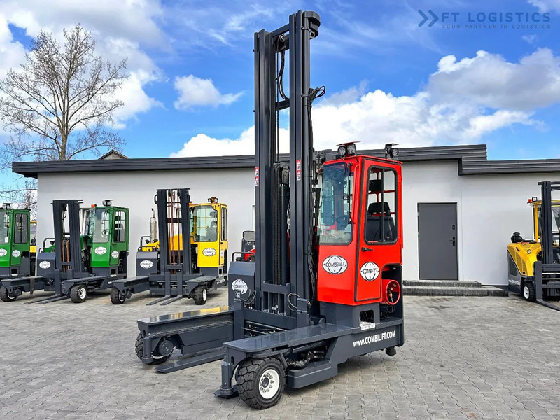 Combilift C4000 / TRIPLEX / 9300MM / FREE LIFT / POSITIONER / LPG / CABIN C4000 / TRIPLEX / 9300MM / FREE LIFT / POSITIONER / LPG / CABIN - 4-weg zijlader: afbeelding 2 Combilift C4000 / TRIPLEX / 9300MM / FREE LIFT / POSITIONER / LPG / CABIN C4000 / TRIPLEX / 9300MM / FREE LIFT / POSITIONER / LPG / CABIN - 4-weg zijlader: afbeelding 2