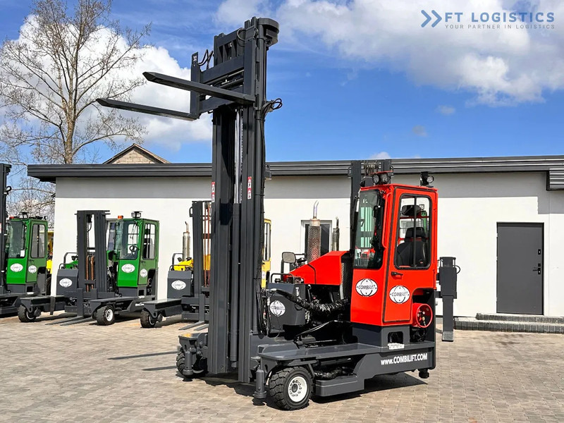 Combilift C4000 / TRIPLEX / 9300MM / FREE LIFT / POSITIONER / LPG / CABIN C4000 / TRIPLEX / 9300MM / FREE LIFT / POSITIONER / LPG / CABIN - 4-weg zijlader: afbeelding 1 Combilift C4000 / TRIPLEX / 9300MM / FREE LIFT / POSITIONER / LPG / CABIN C4000 / TRIPLEX / 9300MM / FREE LIFT / POSITIONER / LPG / CABIN - 4-weg zijlader: afbeelding 1