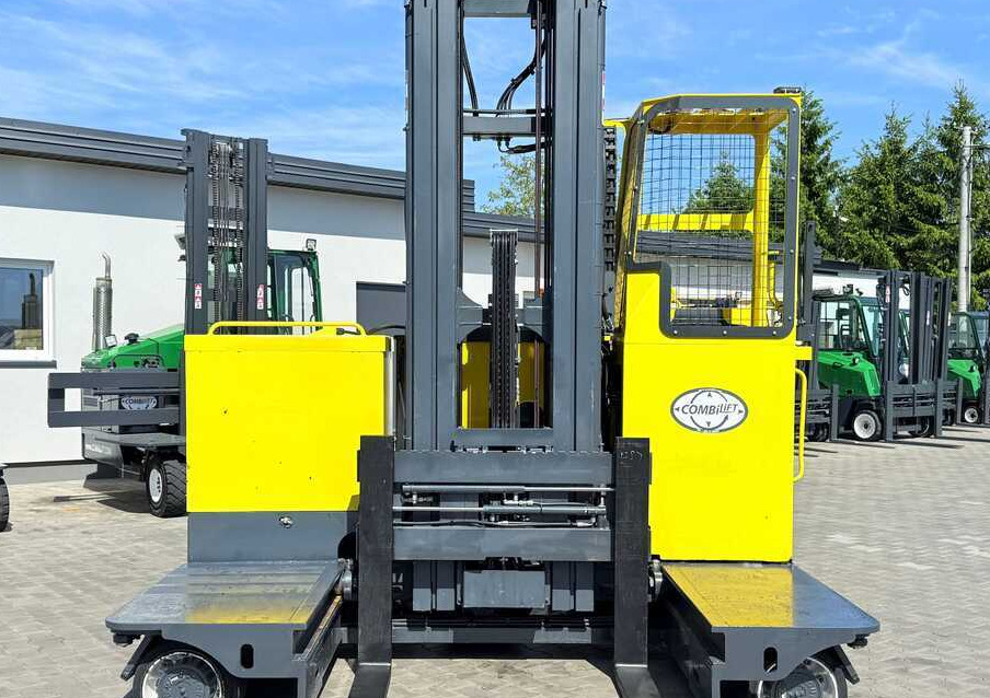 Combilift C4000STE / TRIPLEX / 6850MM / FREE LIFT / ONLY 1,348 HOURS / FORK SIDESHIFT / EXCELLENT CONDITION - 4-weg zijlader: afbeelding 2 Combilift C4000STE / TRIPLEX / 6850MM / FREE LIFT / ONLY 1,348 HOURS / FORK SIDESHIFT / EXCELLENT CONDITION - 4-weg zijlader: afbeelding 2