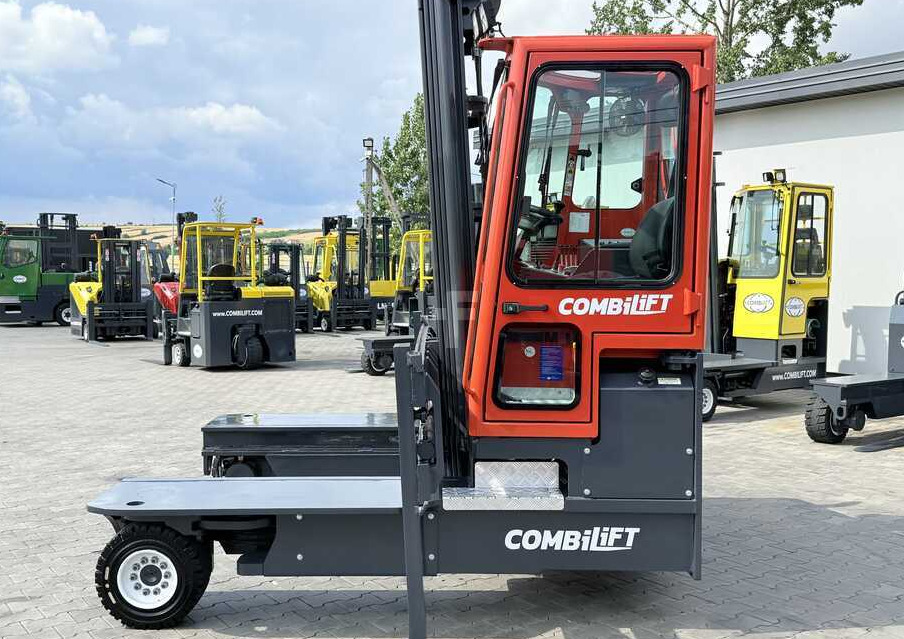 Combilift C4500 / DIESEL / TRIPLEX - 6420MM / FREE-LIFT / WIDE FORK POSITIONER - 4-weg zijlader: afbeelding 2 Combilift C4500 / DIESEL / TRIPLEX - 6420MM / FREE-LIFT / WIDE FORK POSITIONER - 4-weg zijlader: afbeelding 2