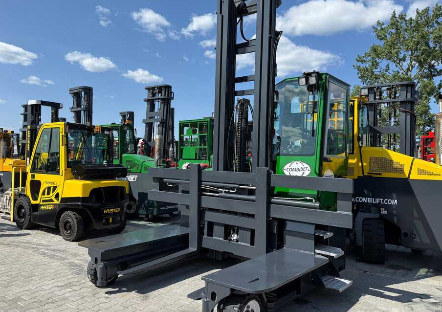 Combilift C5000E / ELECTRIC / TRIPLEX 8300MM / FULL FREE LIFT / WIDE POSITIONER / FORK SIDESHIFT / BATTERY LIKE NEW - 4-weg zijlader: afbeelding 2 Combilift C5000E / ELECTRIC / TRIPLEX 8300MM / FULL FREE LIFT / WIDE POSITIONER / FORK SIDESHIFT / BATTERY LIKE NEW - 4-weg zijlader: afbeelding 2