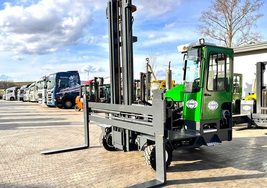Combilift C5000XL / LPG / AIR CONDITIONING / WIDE POSITIONER / DUPLEX MAST / ADJUSTABLE FORKS / NEW TIRES / EXCELLENT CONDITION! - 4-weg zijlader: afbeelding 1 Combilift C5000XL / LPG / AIR CONDITIONING / WIDE POSITIONER / DUPLEX MAST / ADJUSTABLE FORKS / NEW TIRES / EXCELLENT CONDITION! - 4-weg zijlader: afbeelding 1