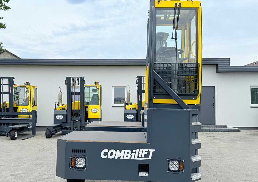 Combilift C6000FSL / DIESEL / DUPLEX – 4100MM / 1400MM FORKS / SIDeloADER / 6000KG LIFTING CAPACITY / FREE LIFT / DEUTZ ENGINE / EXCELLENT CONDITION - Zijlader: afbeelding 2 Combilift C6000FSL / DIESEL / DUPLEX – 4100MM / 1400MM FORKS / SIDeloADER / 6000KG LIFTING CAPACITY / FREE LIFT / DEUTZ ENGINE / EXCELLENT CONDITION - Zijlader: afbeelding 2