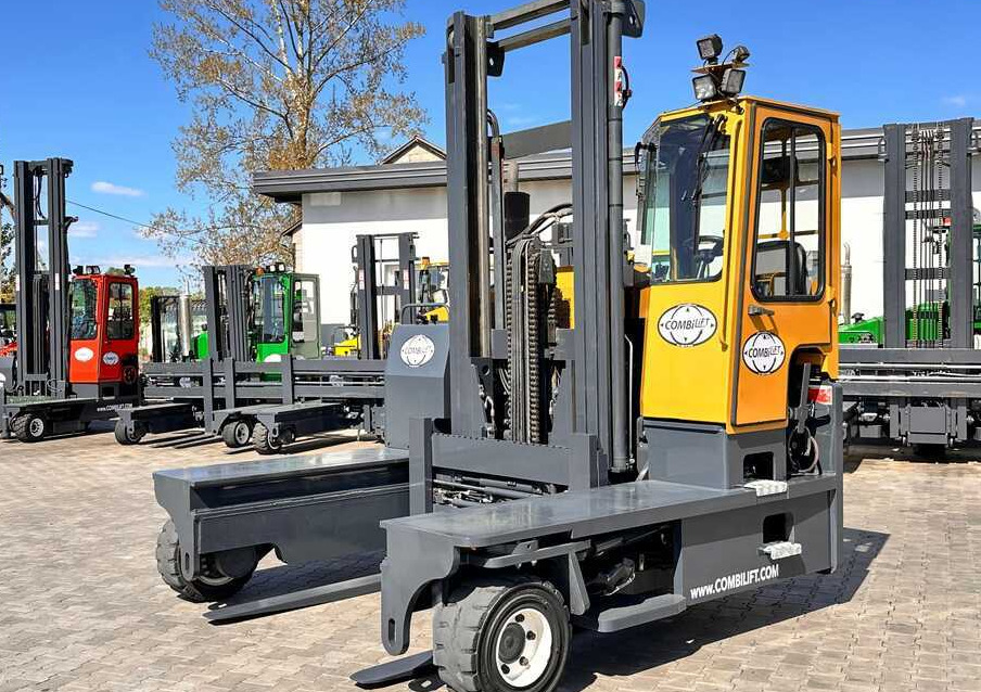 Combilift C9000 / GAS / DUPLEX / 4700MM / FREE LIFT / POSITIONER / FORK SIDE SHIFT / EXCELLENT CONDITION - 4-weg zijlader: afbeelding 3 Combilift C9000 / GAS / DUPLEX / 4700MM / FREE LIFT / POSITIONER / FORK SIDE SHIFT / EXCELLENT CONDITION - 4-weg zijlader: afbeelding 3