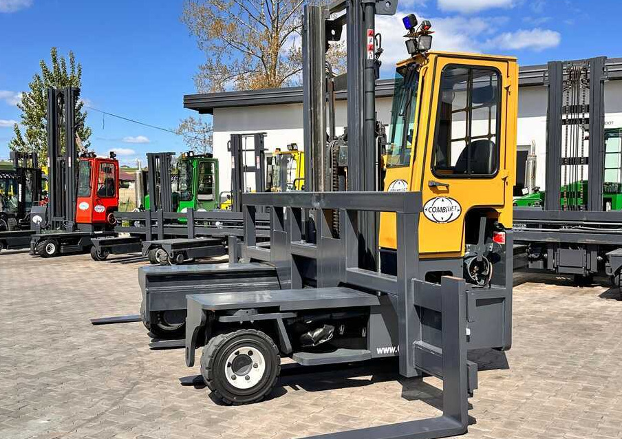 Combilift C9000 / GAS / DUPLEX / 4700MM / FREE LIFT / POSITIONER / FORK SIDE SHIFT / EXCELLENT CONDITION - 4-weg zijlader: afbeelding 3 Combilift C9000 / GAS / DUPLEX / 4700MM / FREE LIFT / POSITIONER / FORK SIDE SHIFT / EXCELLENT CONDITION - 4-weg zijlader: afbeelding 3