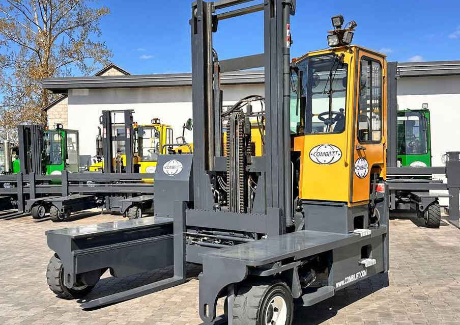 Combilift C9000 / GAS / DUPLEX / 4700MM / FREE LIFT / POSITIONER / FORK SIDE SHIFT / EXCELLENT CONDITION - 4-weg zijlader: afbeelding 5 Combilift C9000 / GAS / DUPLEX / 4700MM / FREE LIFT / POSITIONER / FORK SIDE SHIFT / EXCELLENT CONDITION - 4-weg zijlader: afbeelding 5