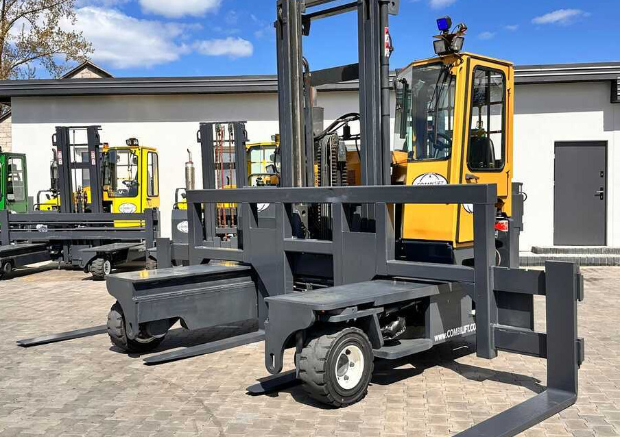 Combilift C9000 / GAS / DUPLEX / 4700MM / FREE LIFT / POSITIONER / FORK SIDE SHIFT / EXCELLENT CONDITION - 4-weg zijlader: afbeelding 1 Combilift C9000 / GAS / DUPLEX / 4700MM / FREE LIFT / POSITIONER / FORK SIDE SHIFT / EXCELLENT CONDITION - 4-weg zijlader: afbeelding 1